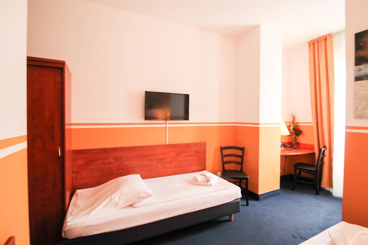 Atrium Charlottenburg Hotel 3*