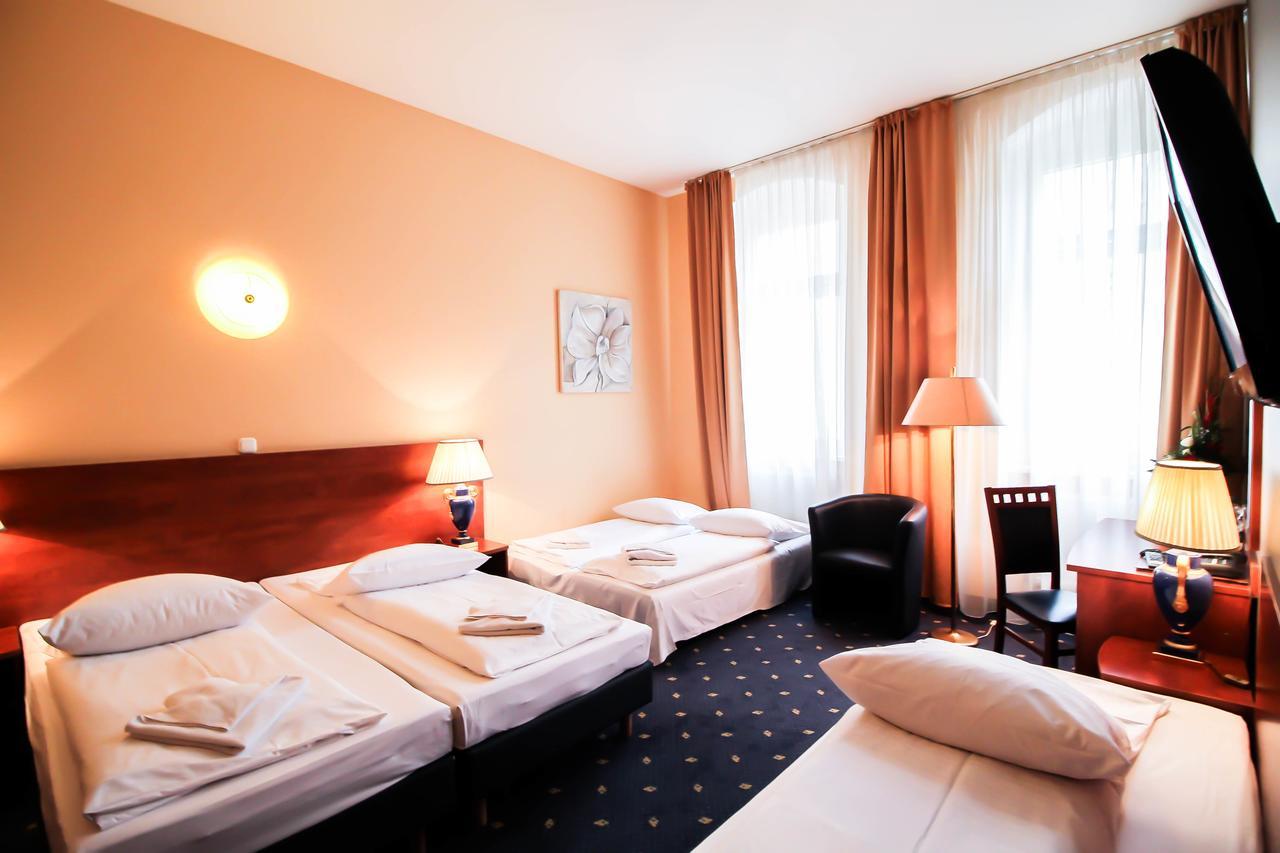 Atrium Charlottenburg Hotel 3*